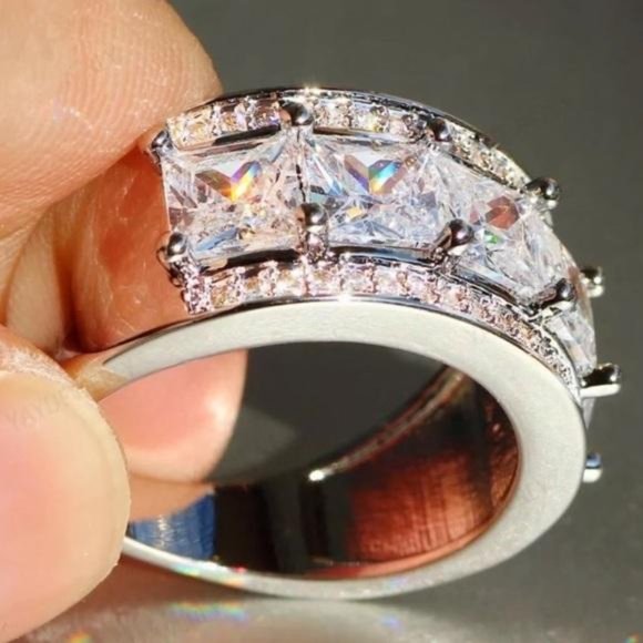 NEW 8.7 CT 925 SILVER DIAMOND ENGAGEMENT RING, CUTE RING, SHINY RING. - Picture 4 of 4